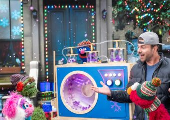 Elmo and Mark Rober's Merry Giftmas [Sesame Workshop]