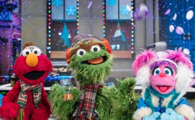 Elmo and Mark Rober's Merry Giftmas [Sesame Workshop]